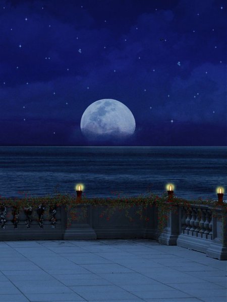 Вид с балкона на луну