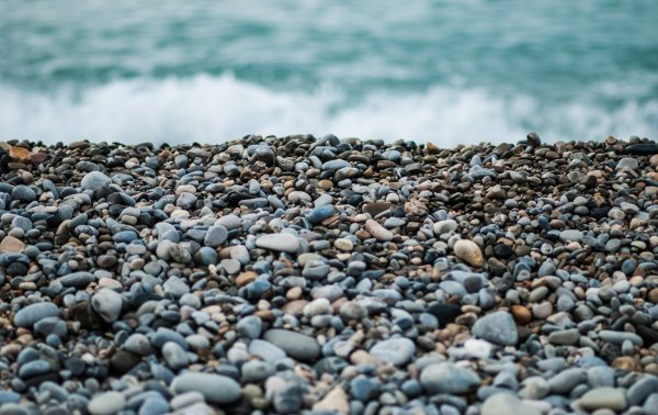 Черное море каменный пляж