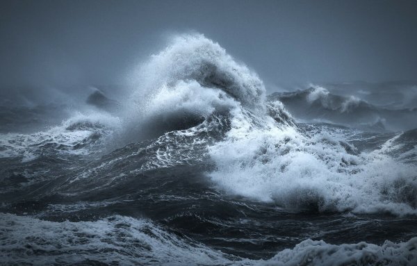 Море океан волны шторм ЦУНАМИ