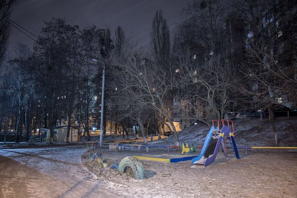 Детская площадка зима ночь
