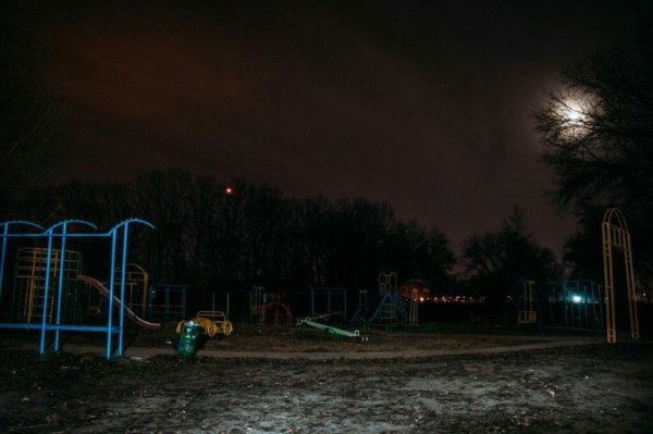 Детские площадки ночью
