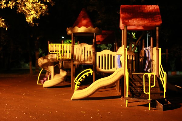Парк Дубки детская площадка