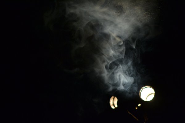 Дым в темноте