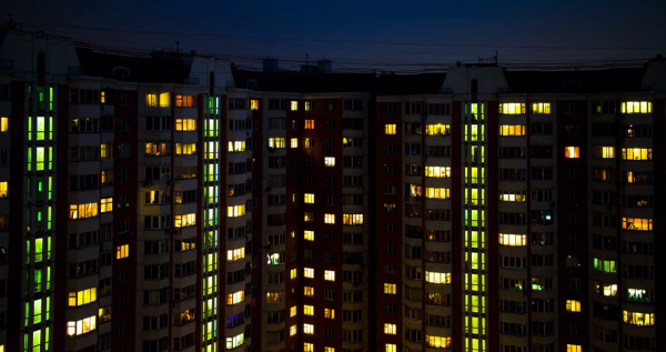 Светящиеся окна многоэтажек
