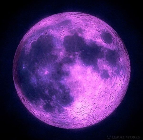Фон фиолетовая луна