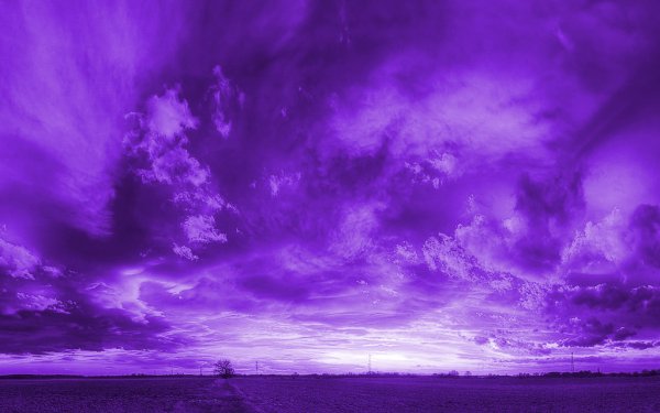 Фон фиолетовое небо с облаками