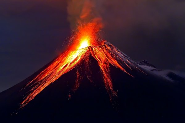 Горы вулкан лава