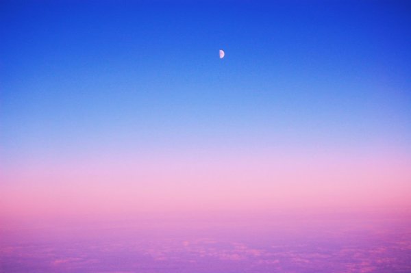 Сине розовое небо