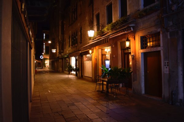 Улицы Италии вечером