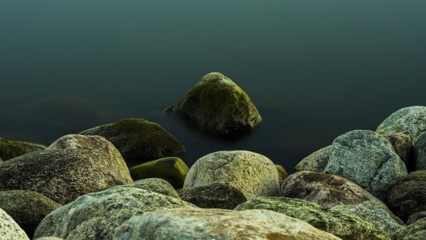 Камни на дне моря