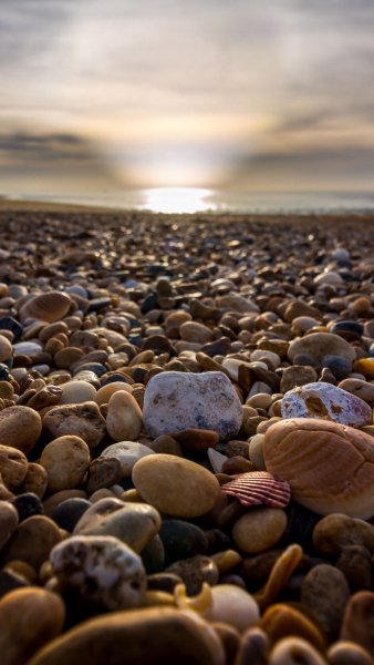 Камешки на берегу моря