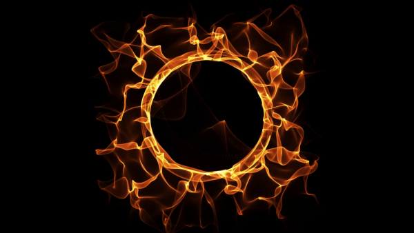 Пламя кольцо на черном фоне