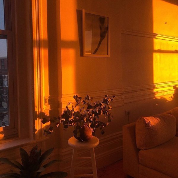 Солнечное освещение в комнате