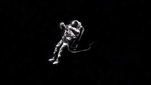 Космонавт на темном фоне