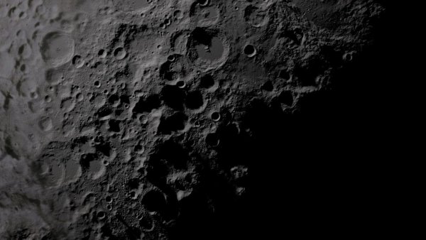 Поверхность Луны кратеры