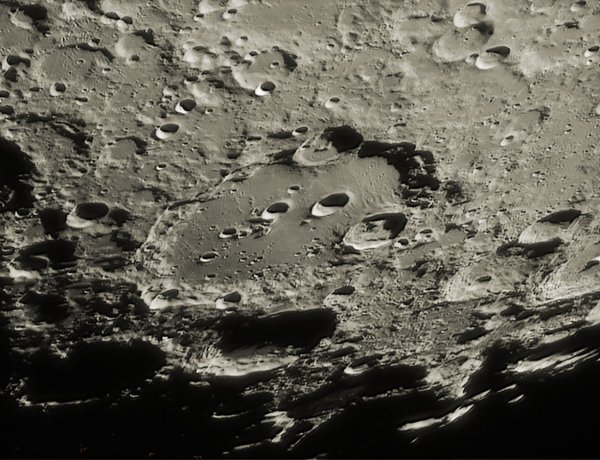 Кратер / Crater (2023 США)