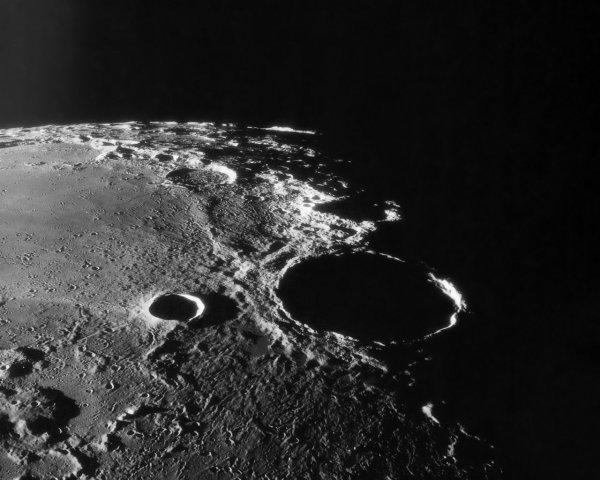 Циолковский (лунный кратер)