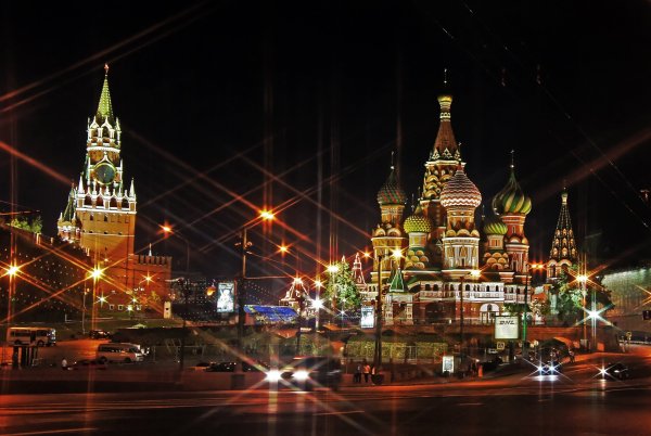 Москва Сити и собор Василия Блаженного