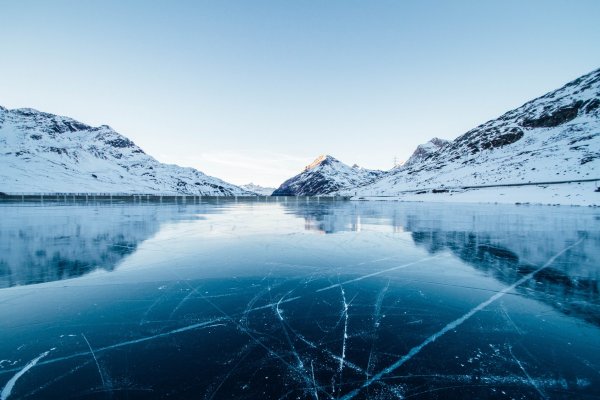 Замерзшее озеро Кезеной