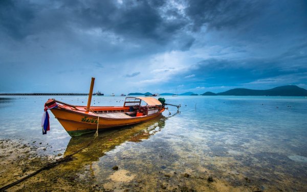 Каноэ лодка в Тайланде