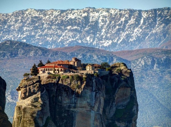 Метеоры Греция монастырь горный