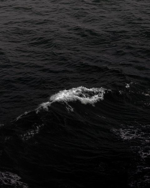Темное море
