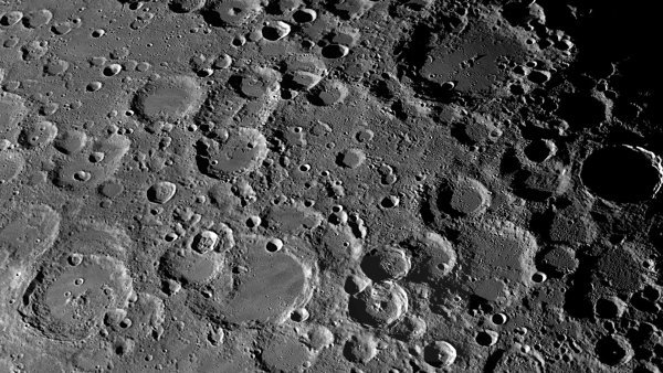 Рельеф Луны кратеры
