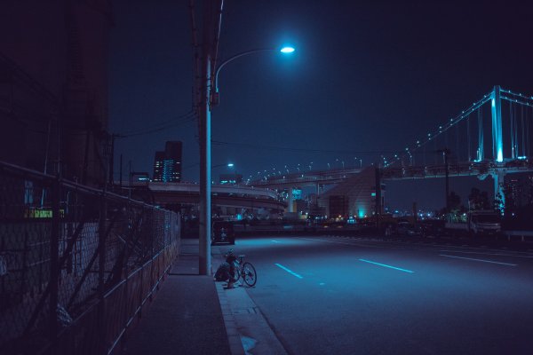 Неоновый город ночью