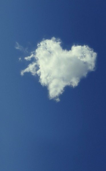 Фон облака в форме сердца