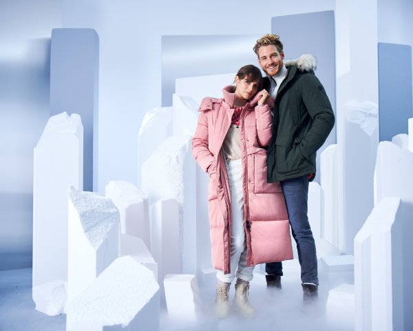 Мужчина и женщина в зимней одежде