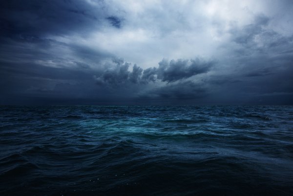 Море шторм