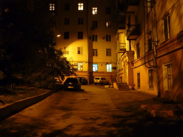 Ночной город двор