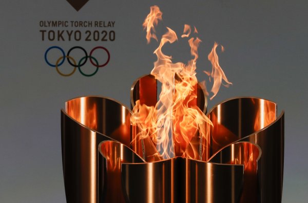 Олимпийский огонь в Токио 2021