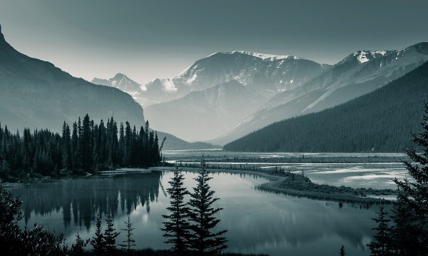 Природа горы озеро Канада