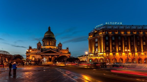 В Питере собор Исаакиевский. Гостиница Астория