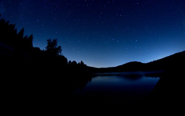 Озеро ночью