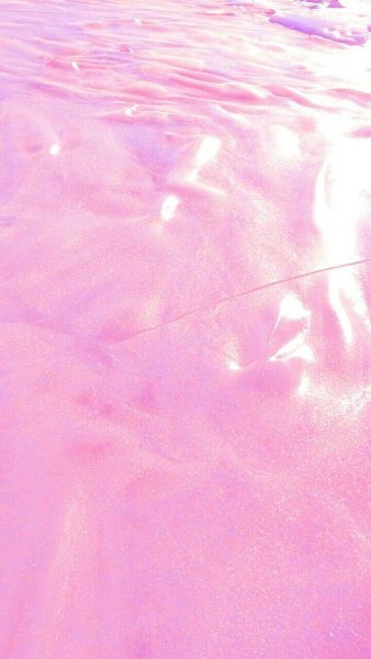 Вода розового цвета