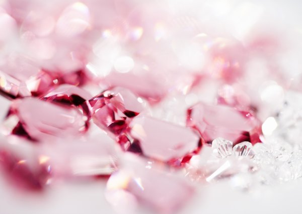 Россыпь розовых камней