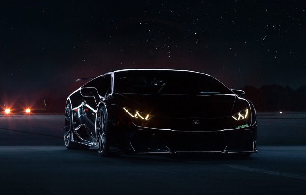 Lamborghini Huracan черный ночью