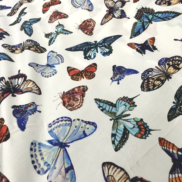 Ткань с бабочками