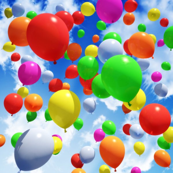 Цветные шары в небе