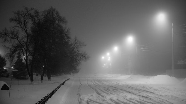 Фон темная зимняя улица