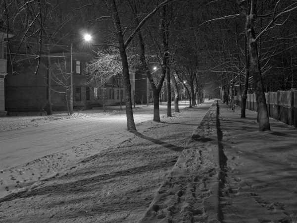 Пустая зимняя улица