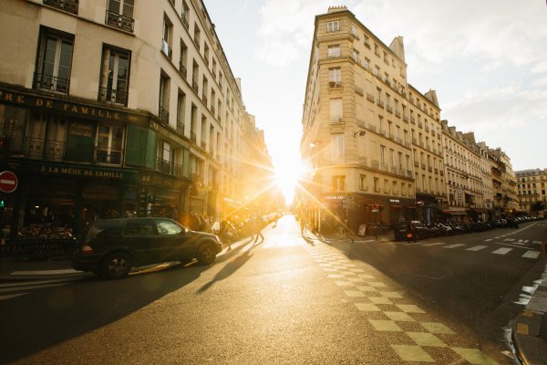 Улица Парижа Sun Street