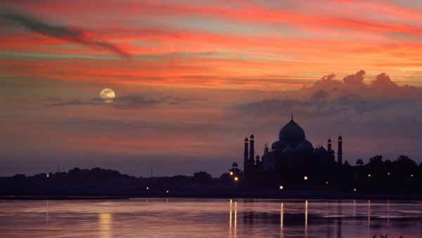 Тадж-Махал на закате Индия