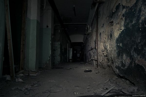 Заброшенная больница в Ховрино маньяки