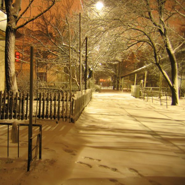 Зимняя улица двор