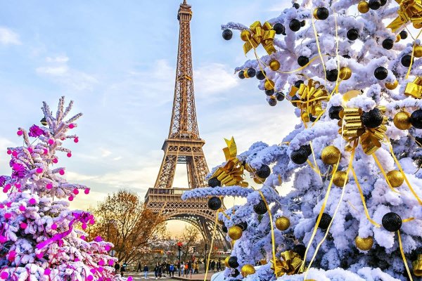 Эйфелева башня Париж новогодний