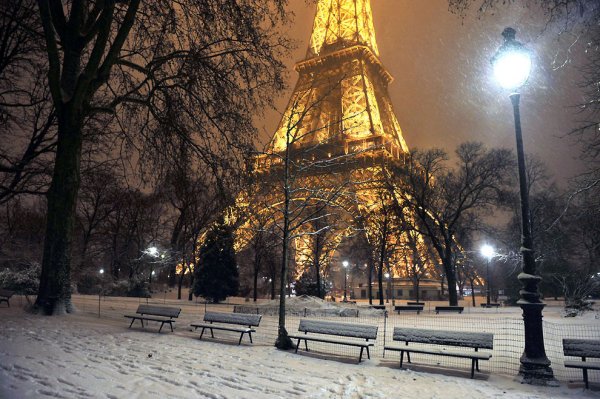 Франция Эйфелева башня зима
