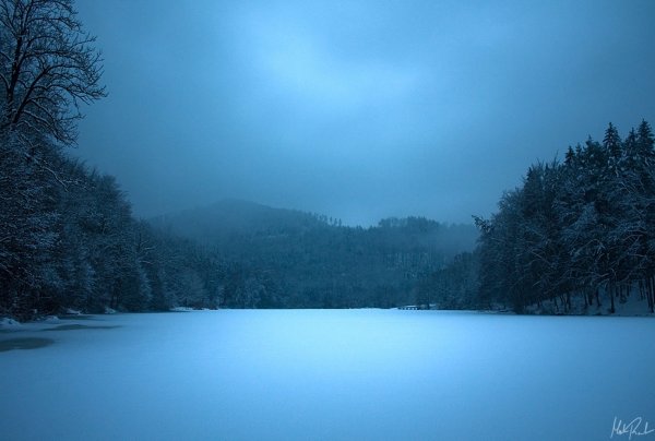 Зимнее озеро